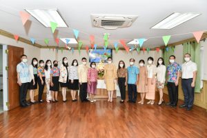 พิธีสรงน้ำพระและรดน้ำขอพร เนื่องในโอกาสวันสงกรานต์ ประจำปี 2566
