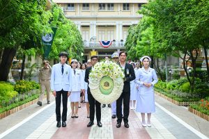 สำนักเลขาธิการคณะรัฐมนตรี ร่วมพิธีวางพวงมาลาถวายสักการะเนื่องใน “วันมหิดล” ประจำปี ๒๕๖๘ ณ โรงพยาบาลศิริราช